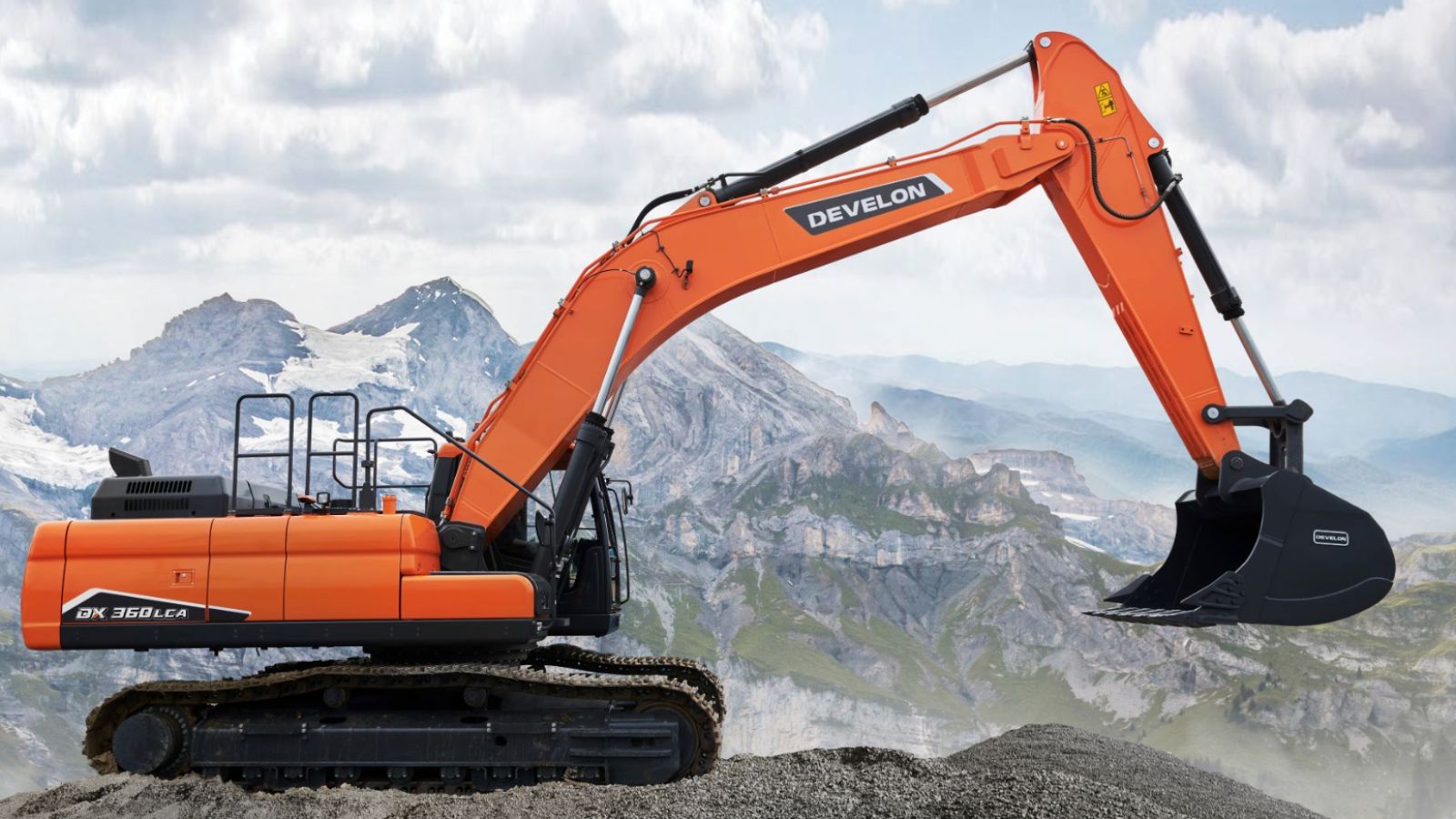 Develon DX360LCA-7M Excavator